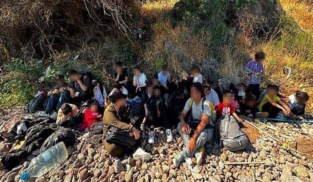Çanakkale’de göçmen kaçakçılığı operasyonu: 1 organizatör ve 37 kaçak göçmen yakalandı
