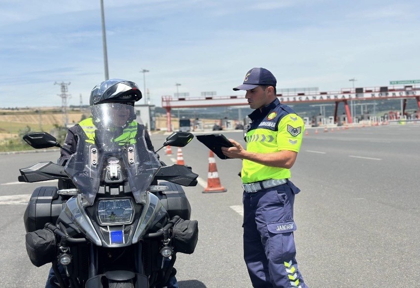 Çanakkale’de jandarma 4 bin 576 araç denetledi
