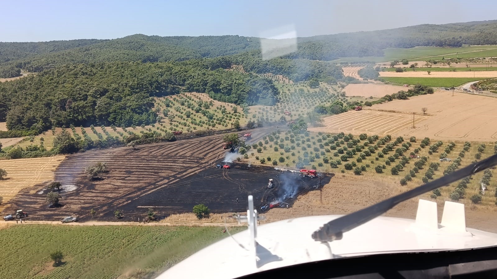 Çanakkale’de tarım arazisinde çıkan yangın ormana sıçramadan kontrol altına alındı
