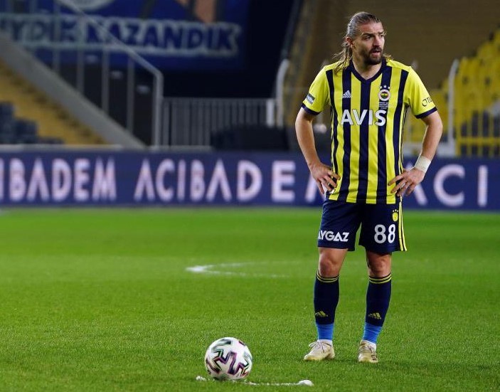 Caner Erkin, profesyonel futbol kariyerini noktaladı
