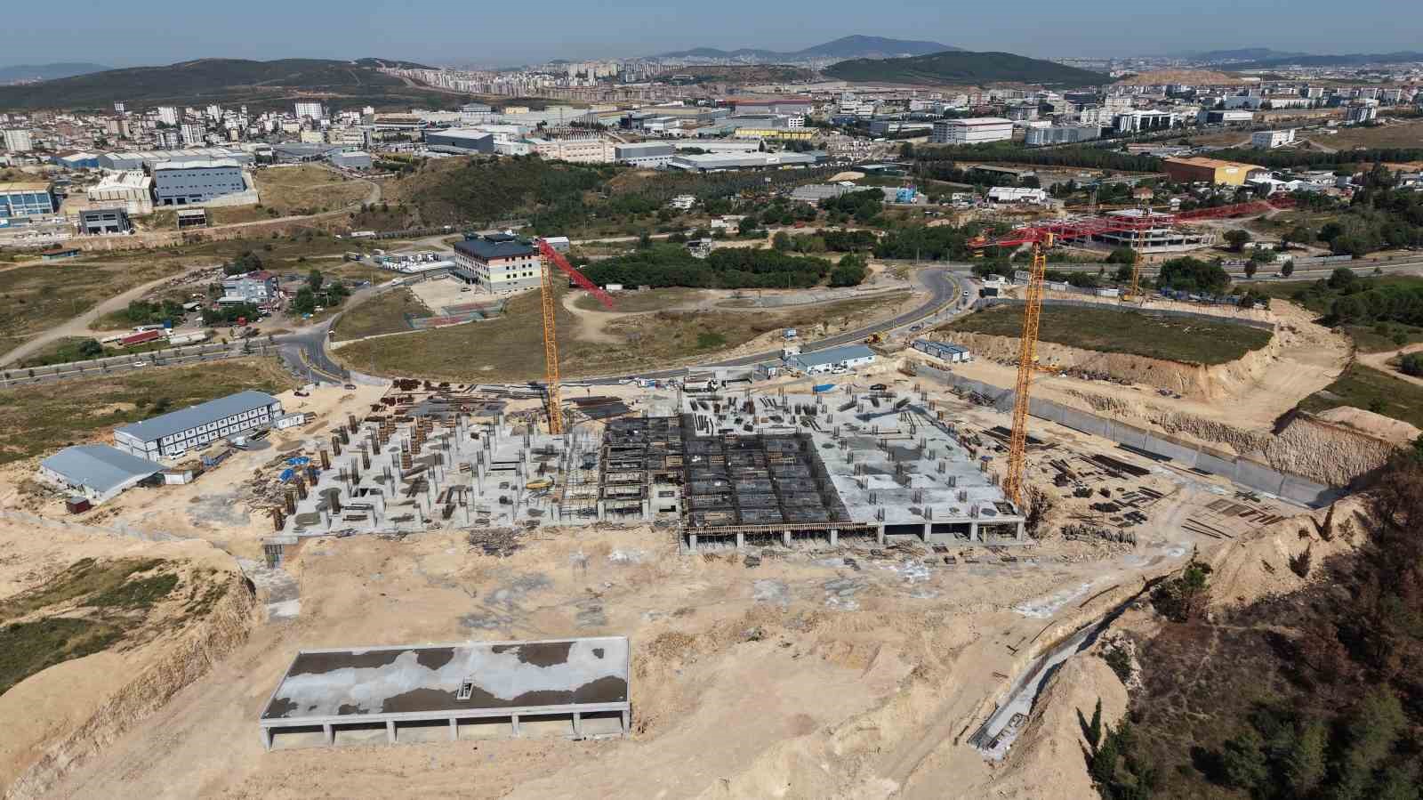 Çayırova Devlet Hastanesi’nin inşaatı yükseliyor
