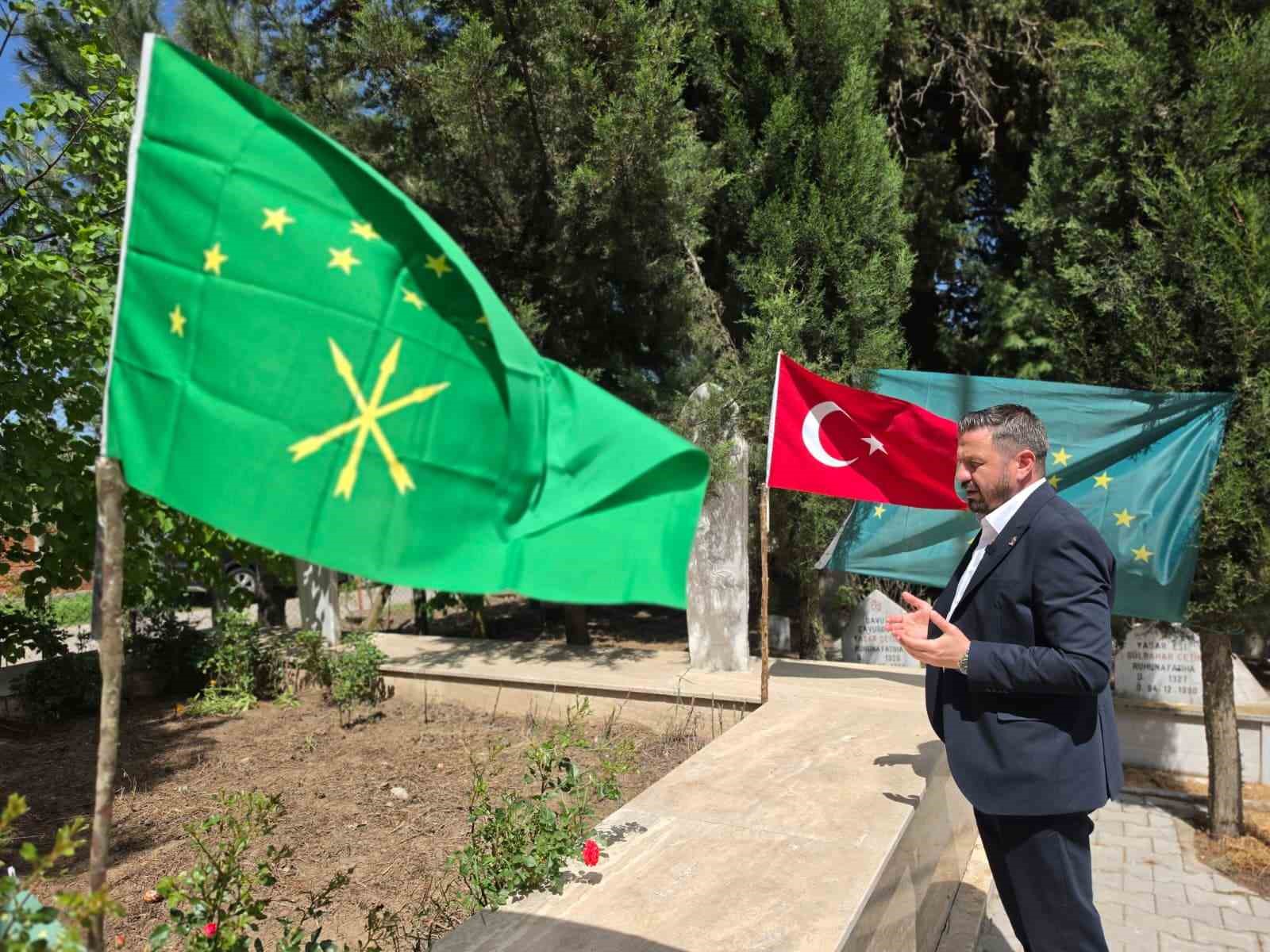 Çerkes lider Girandük Berzeg mezarı başında anıldı
