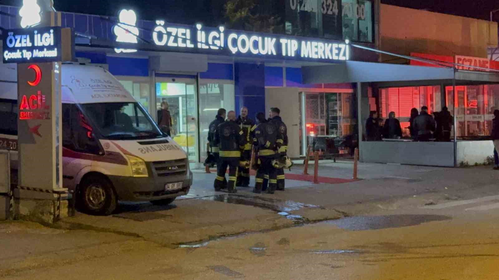 Çocuk tıp merkezinde korkutan yangın: Hastalar tahliye edildi
