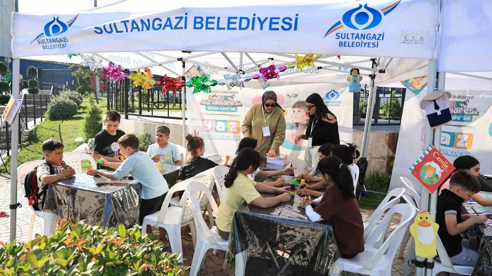Çocuklar Sultangazi Kitap Kafe etkinliklerinde hem öğrenip hem eğleniyor
