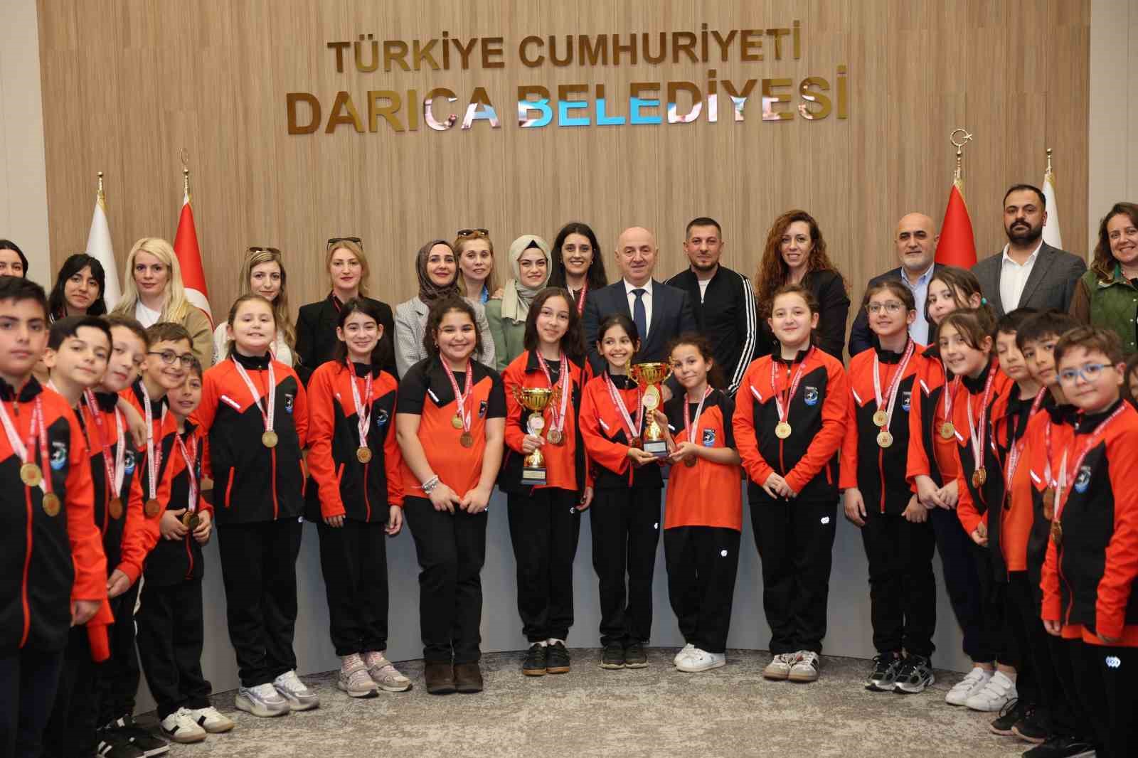 Darıca Belediyesi halk oyunları ekibi Kocaeli şampiyonu oldu
