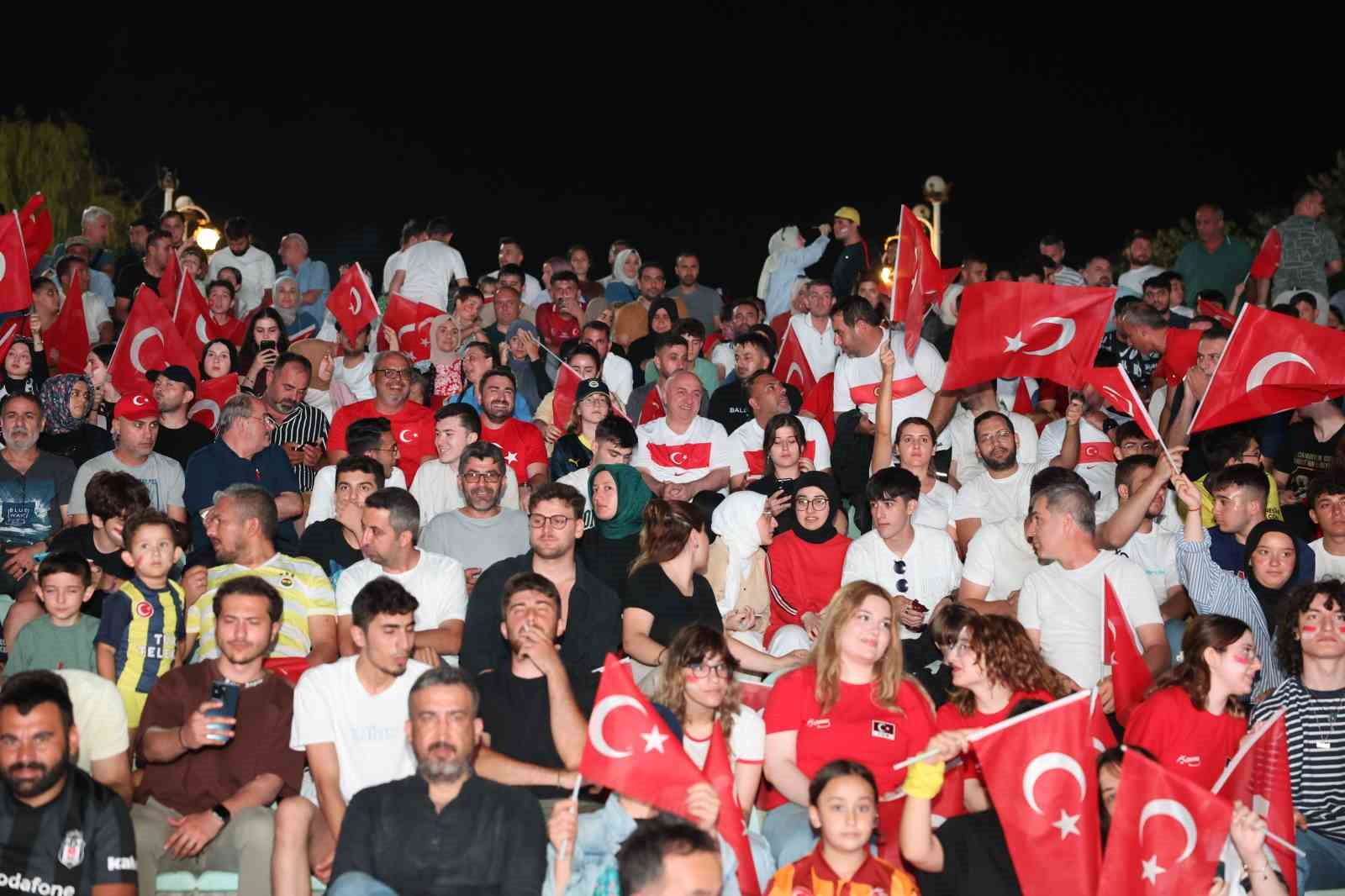 Darıca’da Dünya Kupası heyecanı dev ekranda yaşanacak
