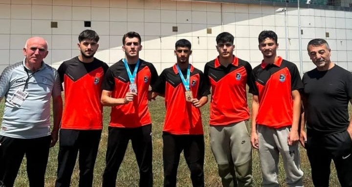 Darıcalı karateciler Samsun’dan 4 madalyayla döndü
