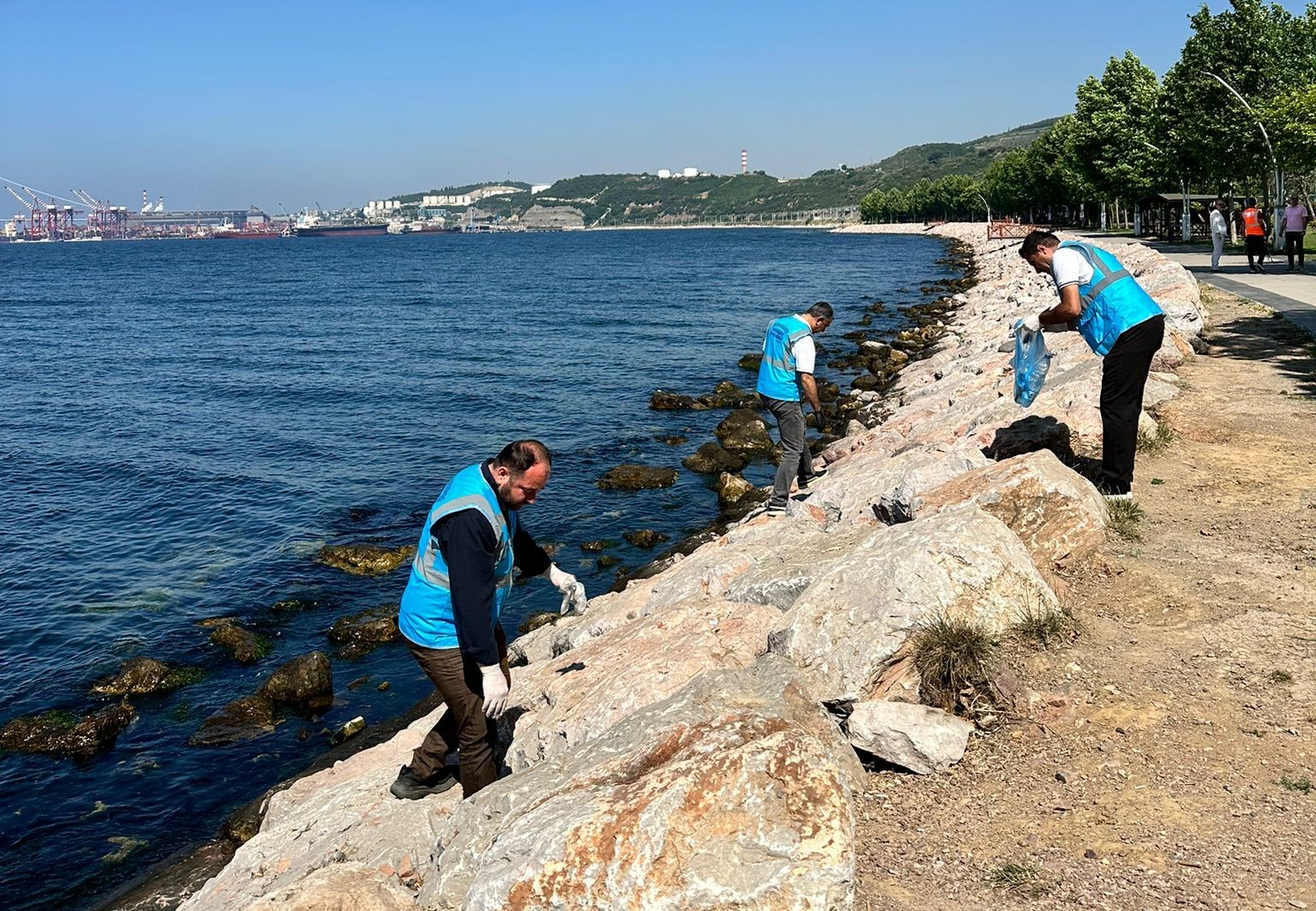 Dilovası’nda Marmara Denizi için sahil temizliği yapıldı
