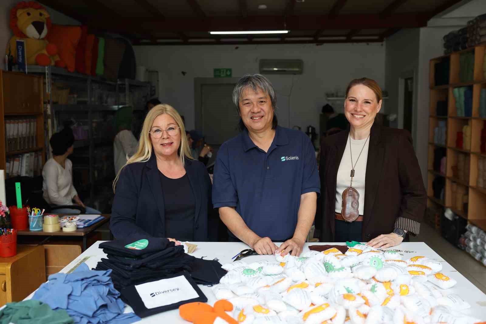 Diversey Linens For Life programı ile hem kadınlar güçleniyor hem döngüsel ekonomiye katkı sağlanıyor
