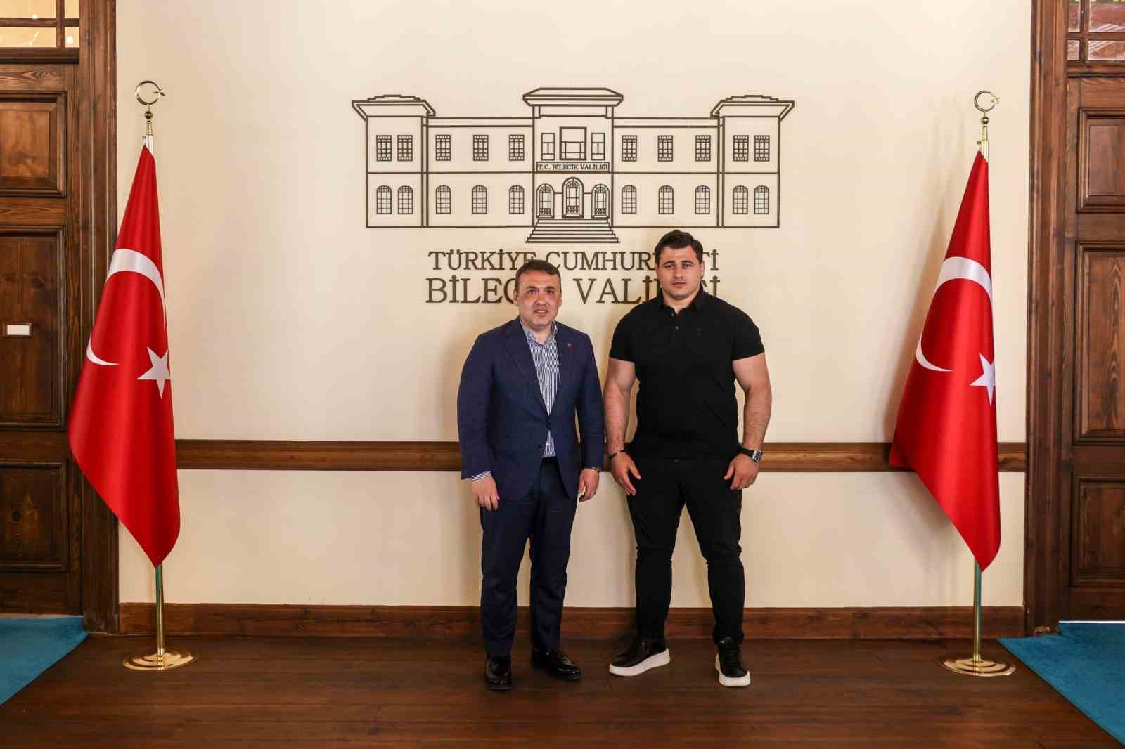 Dünya ve Avrupa şampiyonu Rıza Kayaalp Bilecik’te
