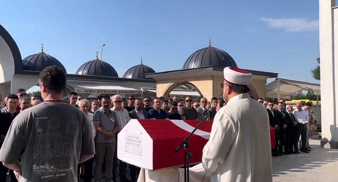 Duruşmada kalp krizi geçirerek hayatını kaybeden Cumhuriyet Savcısı son yolculuğuna uğurlandı

