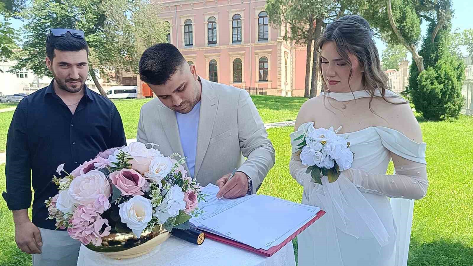 Edirne’de 33 çiftin mutluluğu aynı tarihte buluştu: Evlenmek için 06.06.2026’yı seçtiler
