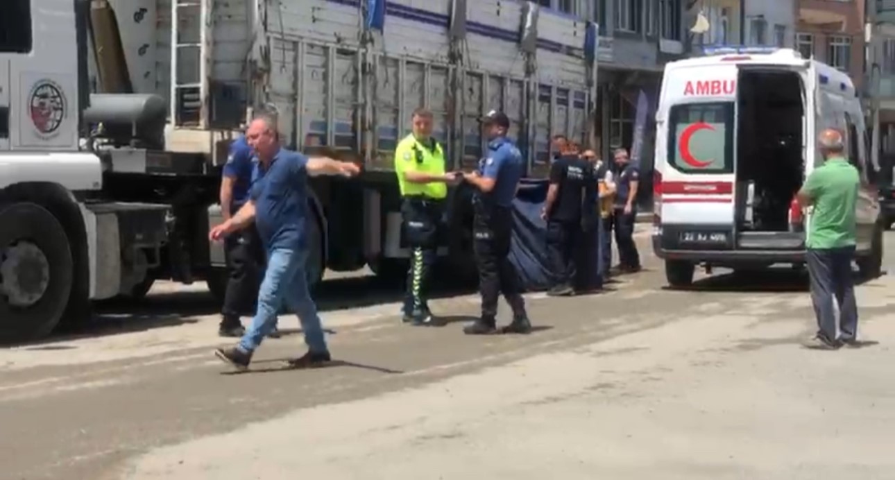 Edirne’de kamyonun çarptığı yaya hayatını kaybetti
