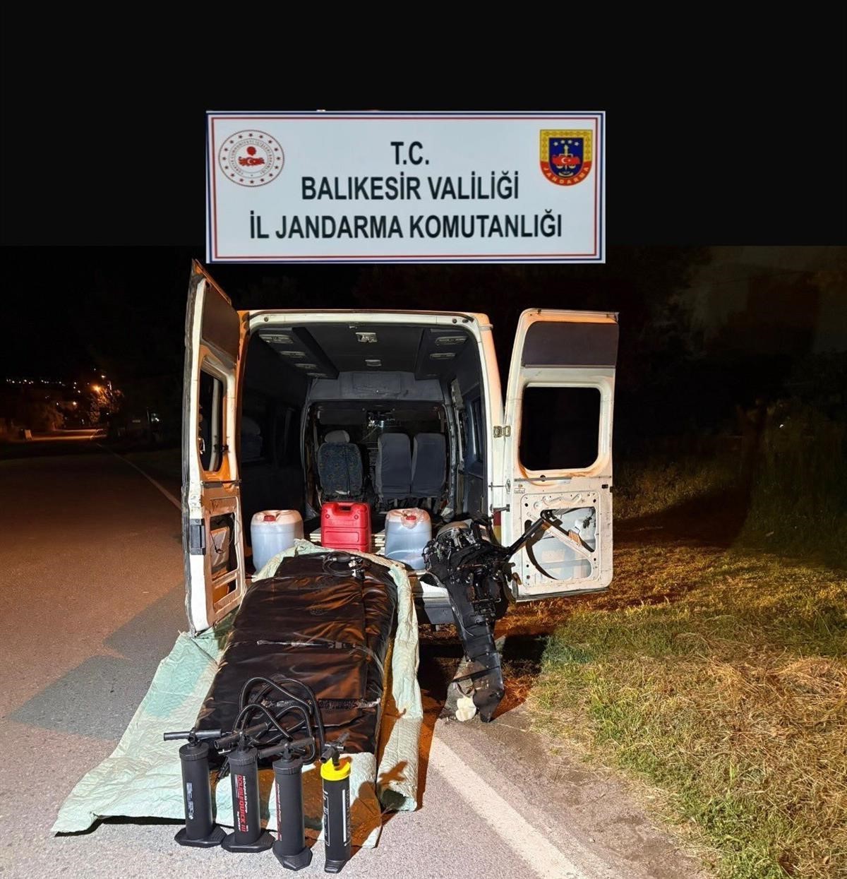 Edremit’te 1 organizatör tutuklandı, 31 düzensiz göçmen yakalandı
