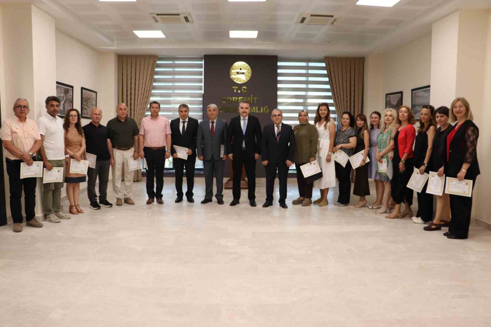 EESKEP kapsamında görev alan eğitimciler başarı belgesi ile ödüllendirildi
