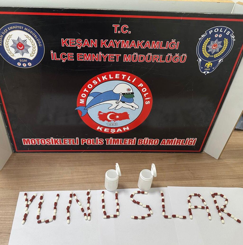 Ehliyetsiz plakasız motosiklet kullanırken üzerinde uyuşturucu çıktı
