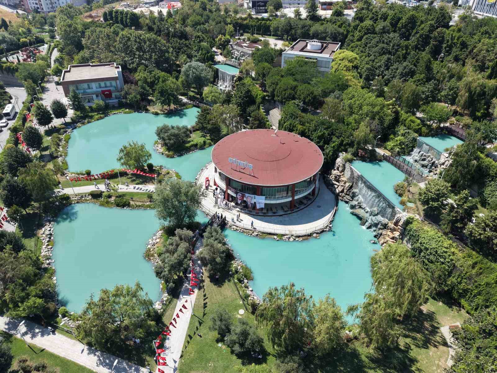 Esenyurt’a 2 yeni yatırım: Gümüş Sosyal Tesisi ve Kıbrıs 74 Emekli evi hizmete açıldı
