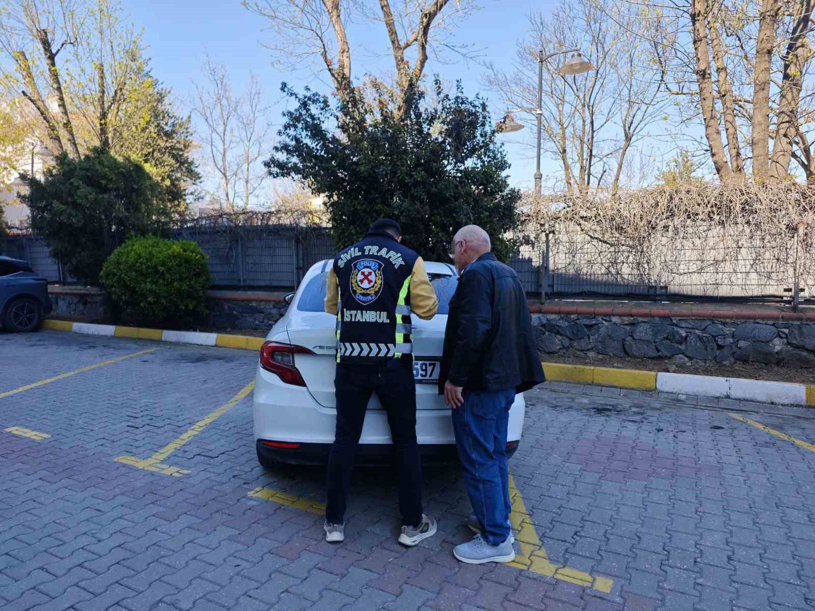 Esenyurt’ta trafikte kavga eden sürücü ve yolcuya 360 bin lira trafik para cezası
