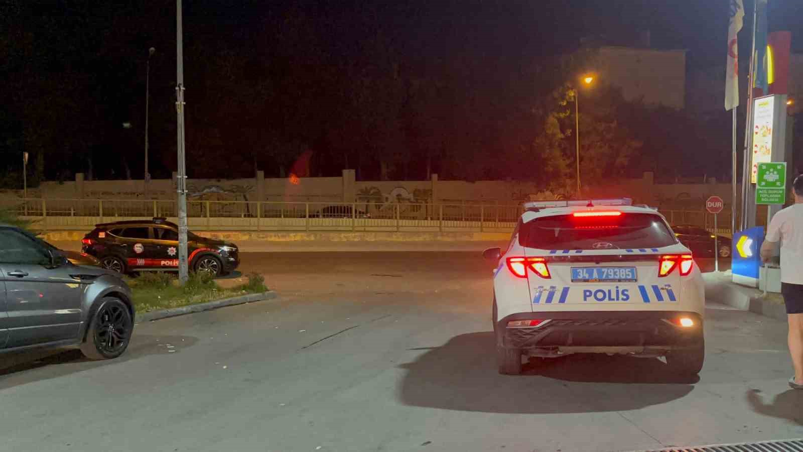 Eyüpsultan’da motosikletlilere silahlı saldırı: 3 yaralı
