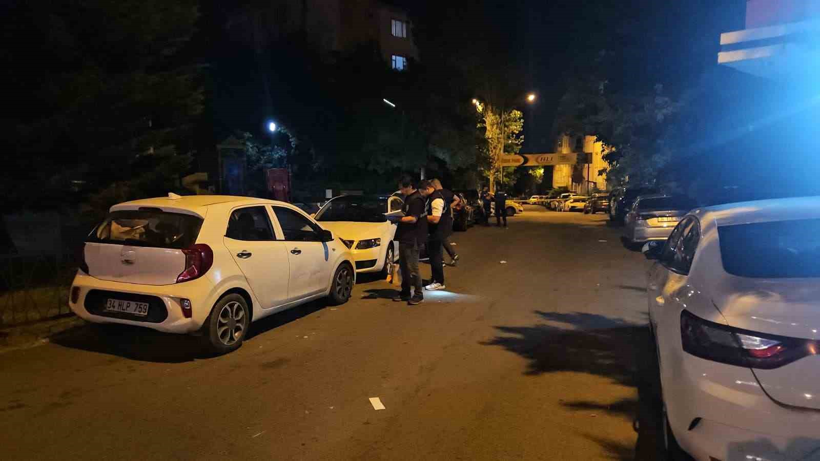 Eyüpsultan’da parkta silahlı saldırı: 3’ü ağır 5 yaralı
