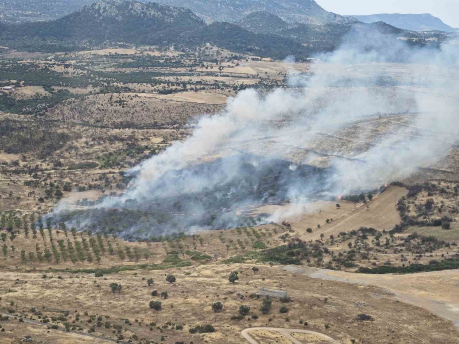 Ezine’de orman yangını kontrol altına alındı
