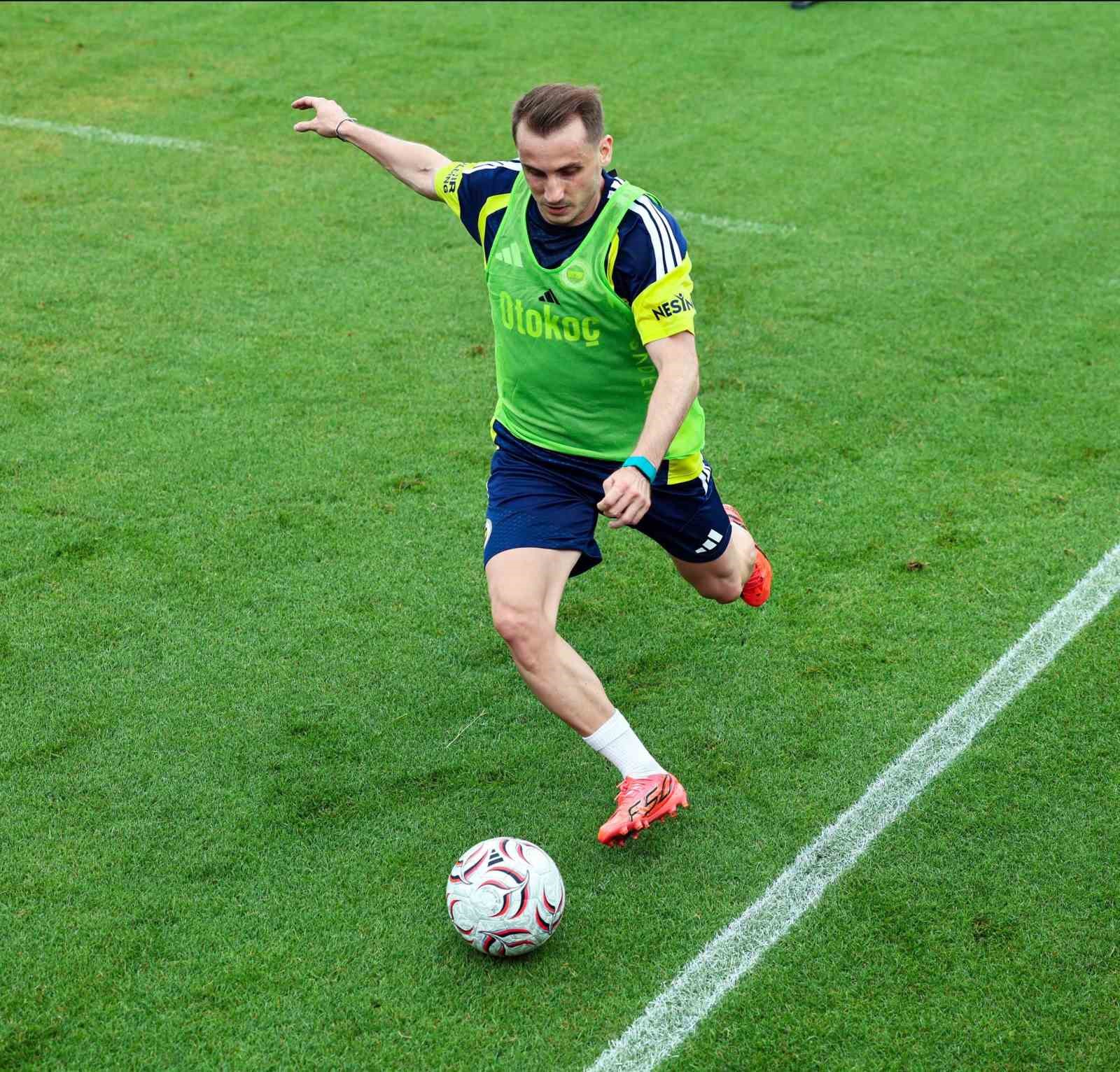 Fenerbahçe, Avusturya kampındaki ilk antrenmanını yaptı
