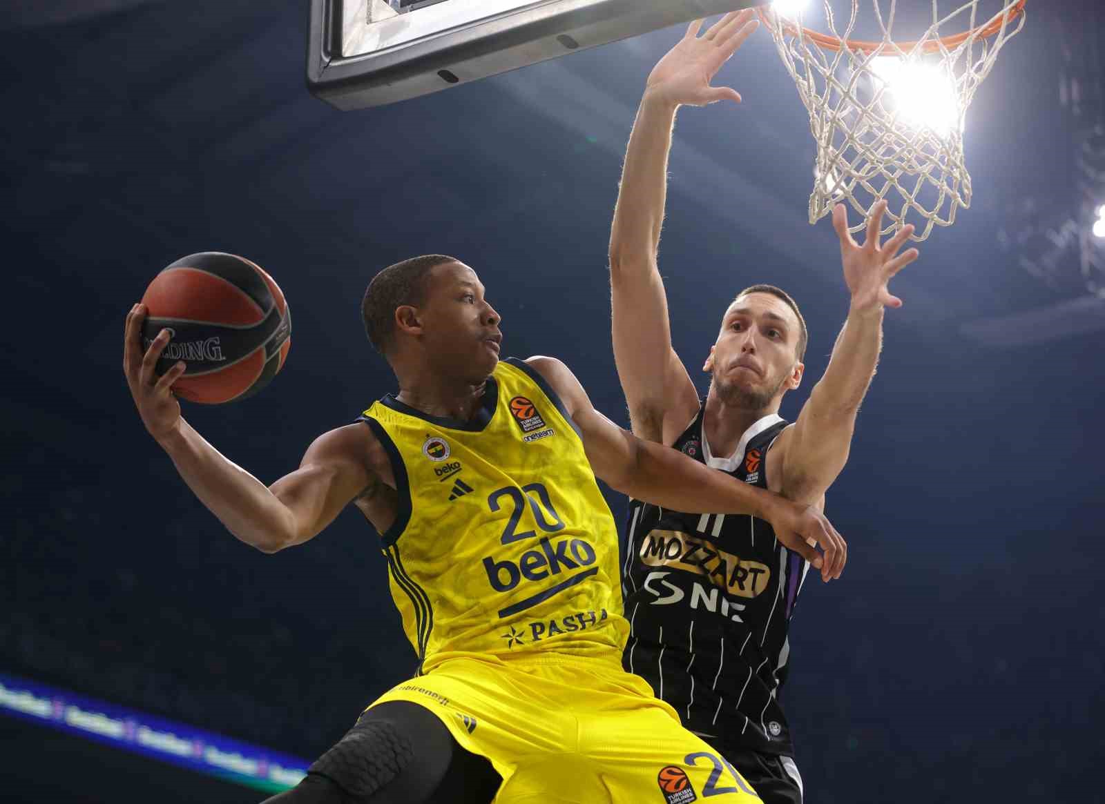 Fenerbahçe Beko, Devon Hall ile yollarını ayırdı
