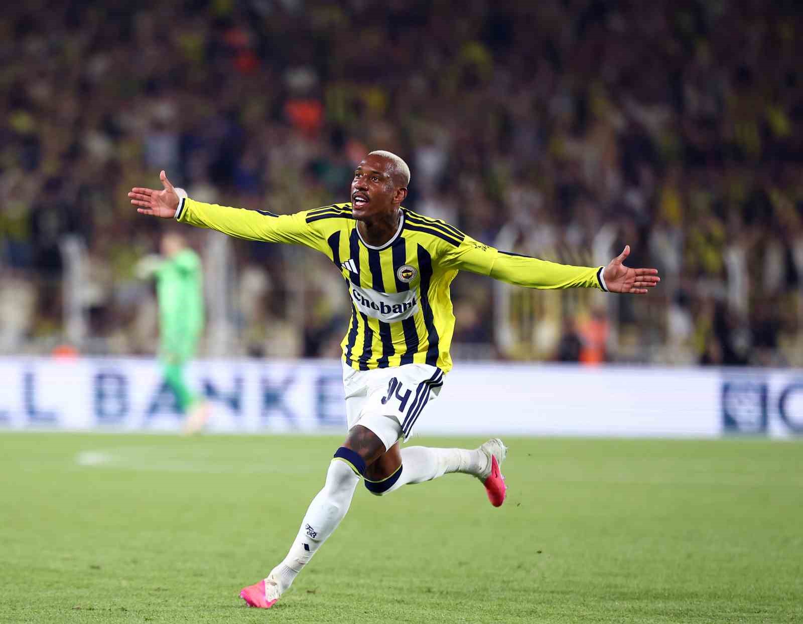 Fenerbahçe’de sezonun ilk golü Talisca’dan
