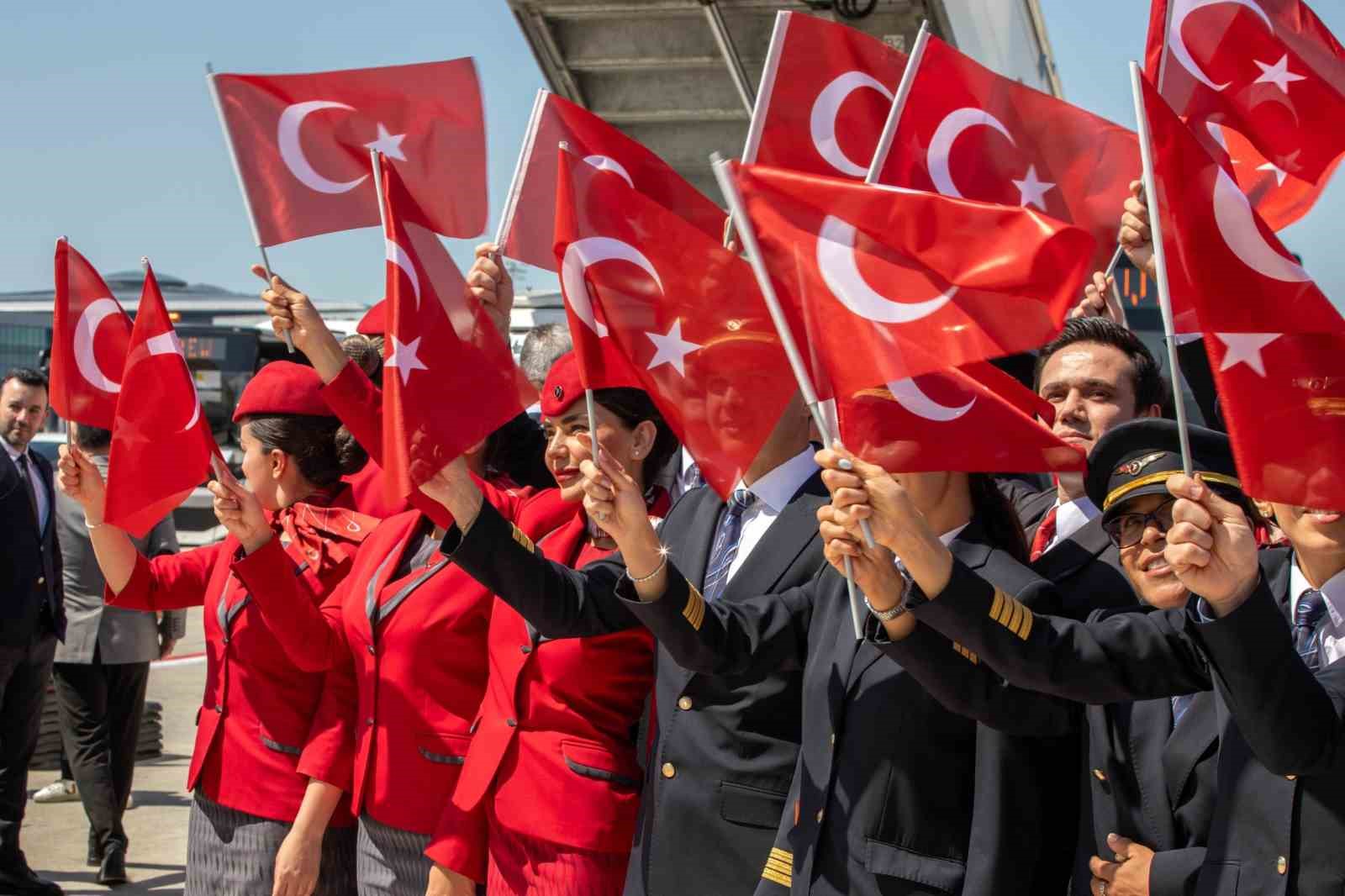 Filenin Sultanları’na THY’den coşkulu karşılama
