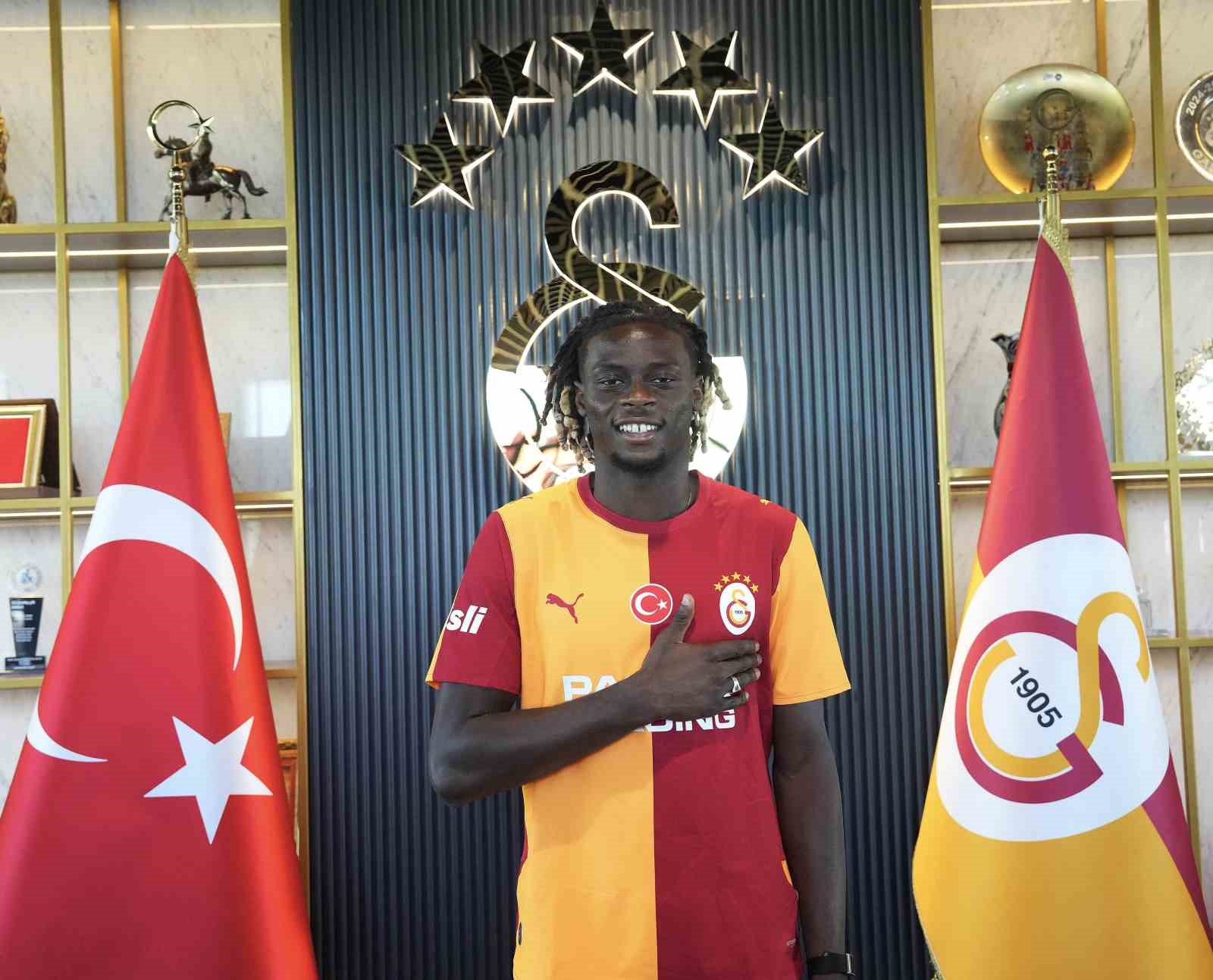 Galatasaray, Lesley Ugochukwu’yu kadrosuna kattı
