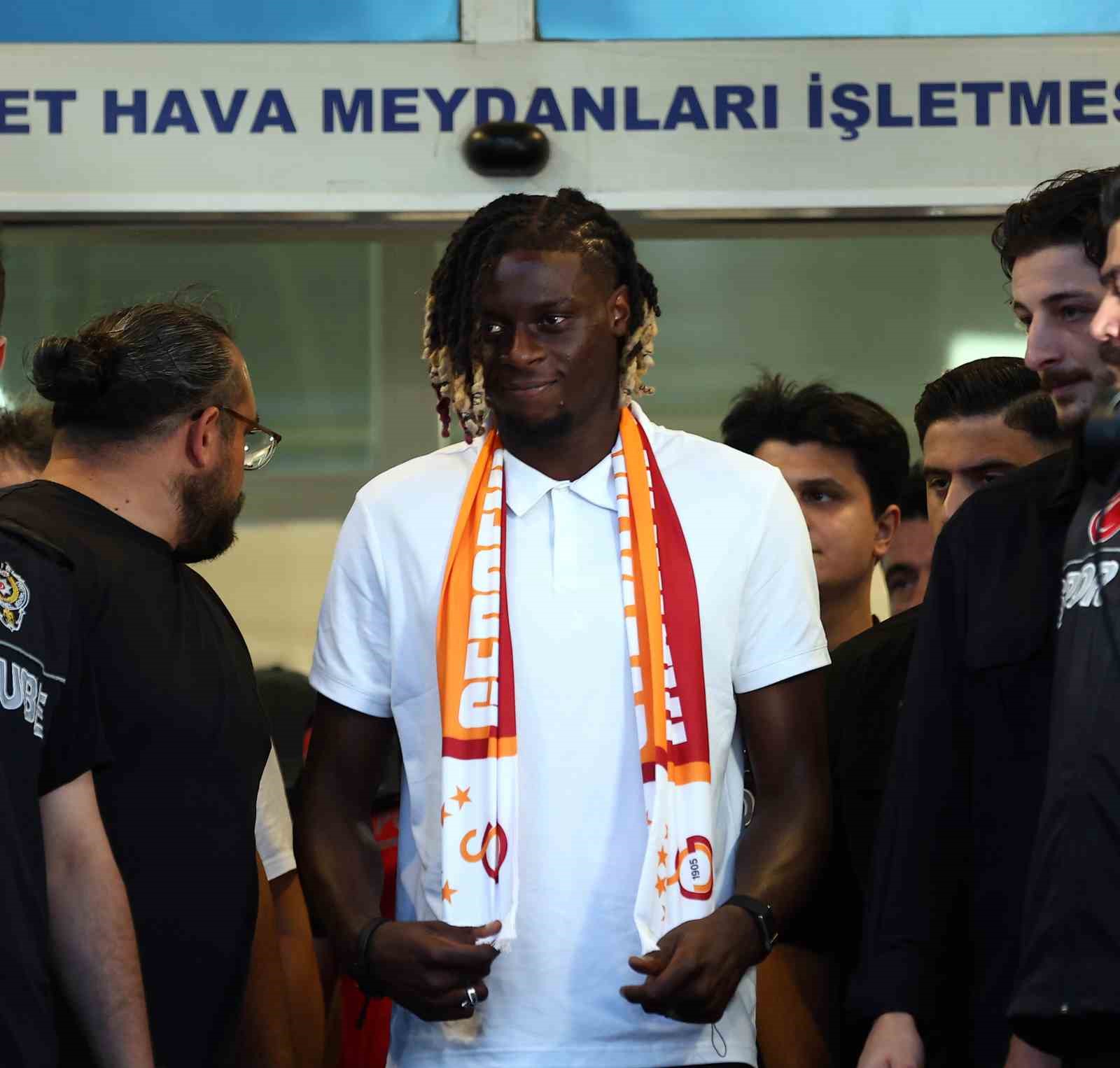 Galatasaray’ın yeni transferi Lesley Ugochukwu, İstanbul’a geldi
