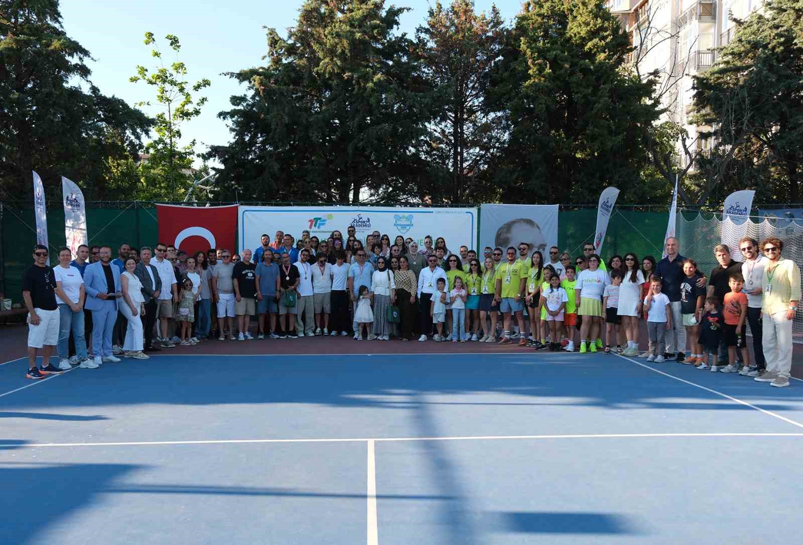 Geleneksel Büyükçekmece Açık Tenis Turnuvası ödül töreni gerçekleşti
