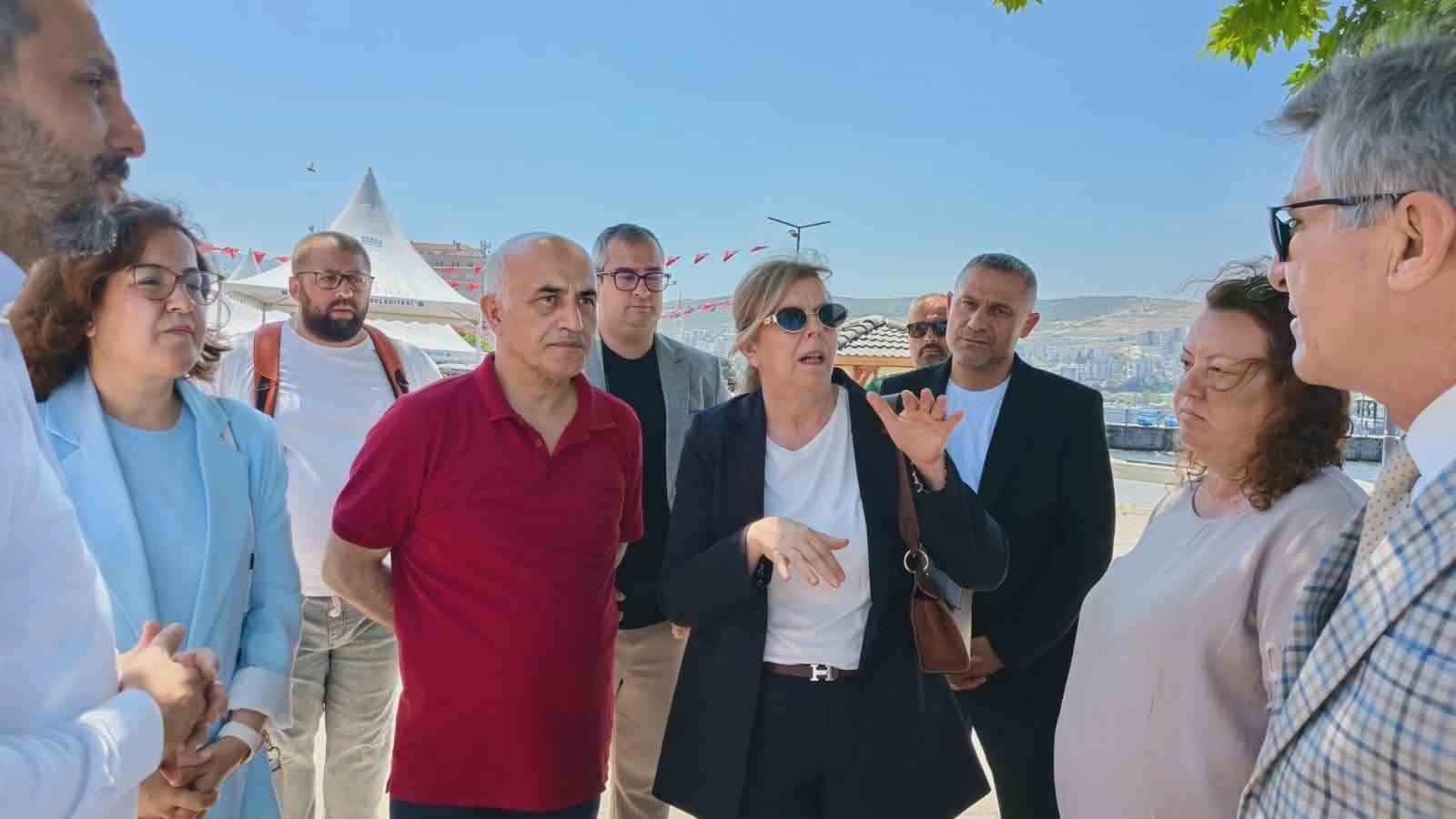 Gemlik’te denizinde dip bucak temizlendi
