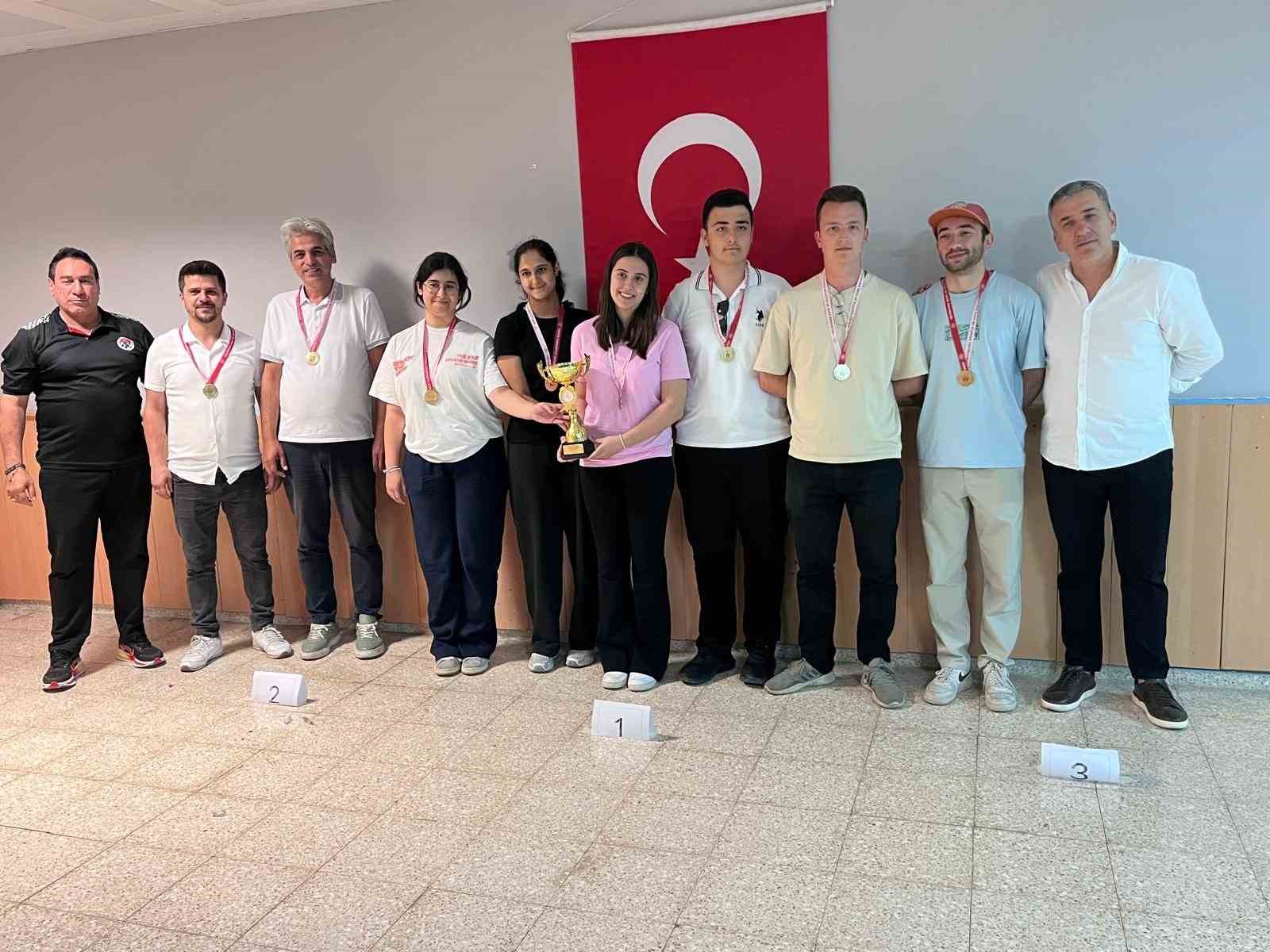 Genç-i Âlâ Satranç Takımı Türkiye finallerine katılacak
