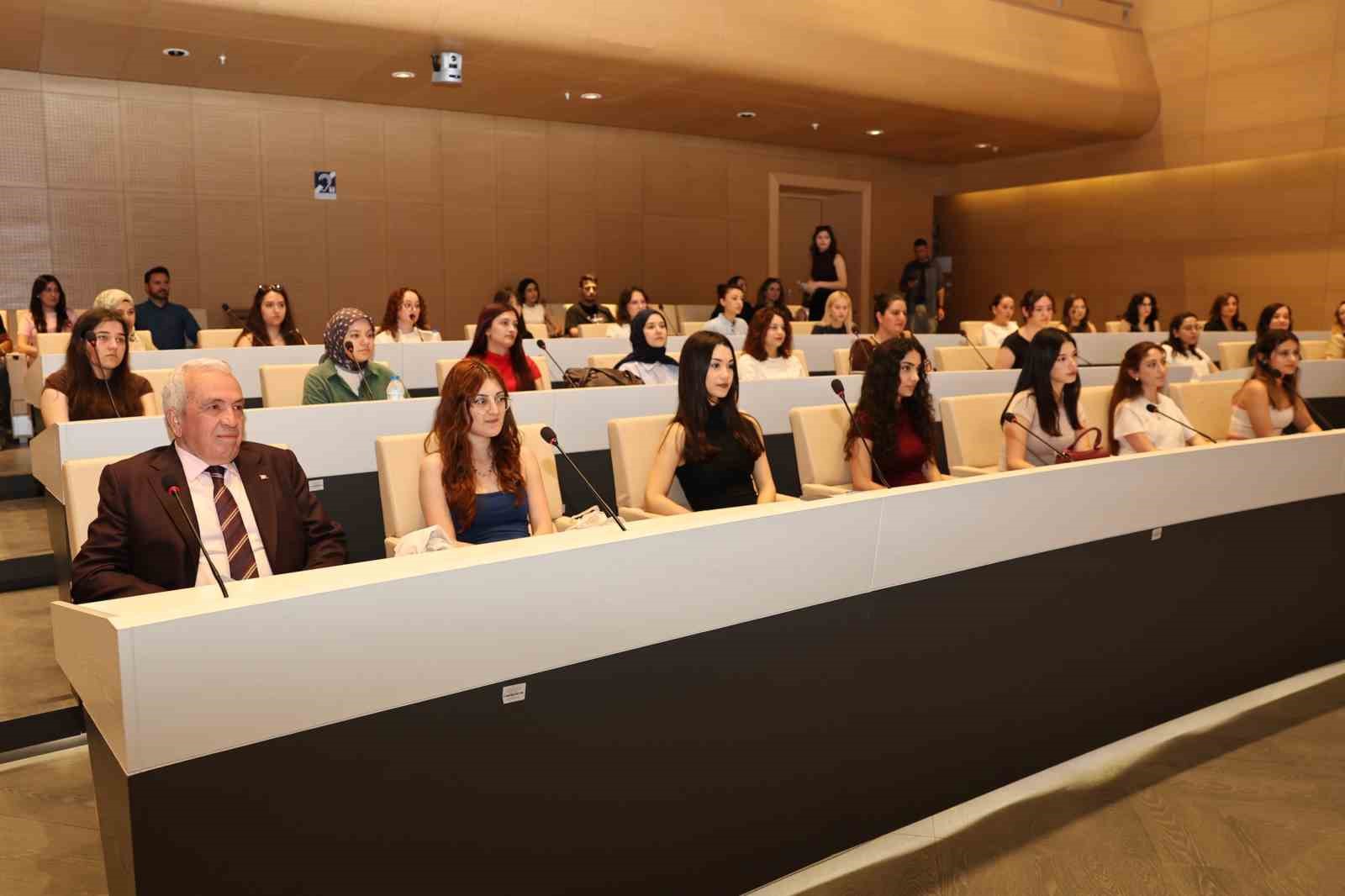 Gençler Nilüfer’de geleceğe hazırlanıyor
