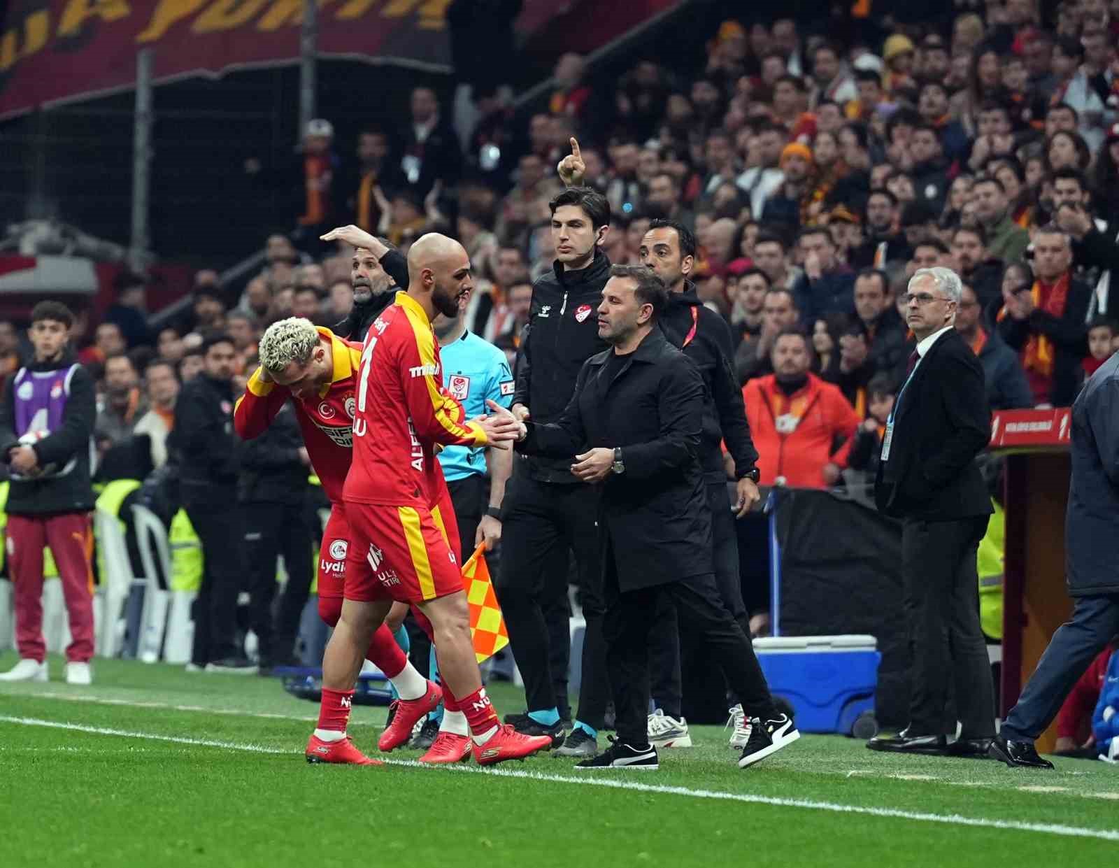 Günay Güvenç ve Ahmed Kutucu ıslıklandı
