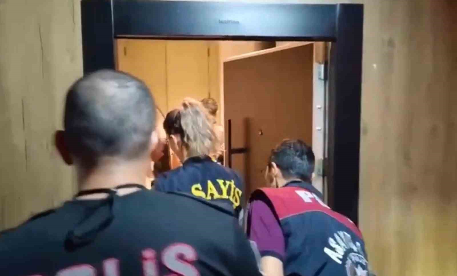 "Güvenli Ödeme Sistemi" kılıfıyla dolandırıcık yapan çete çökertildi: 10 kişi tutuklandı
