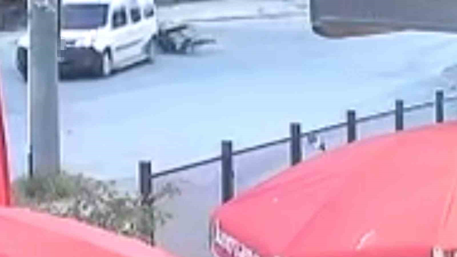 Hafif ticari araç ile çarpışan motosikletin sürücüsü yaralandı
