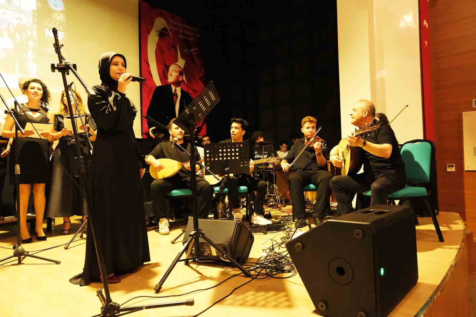 "Her Telden" Konseri büyük beğeni topladı
