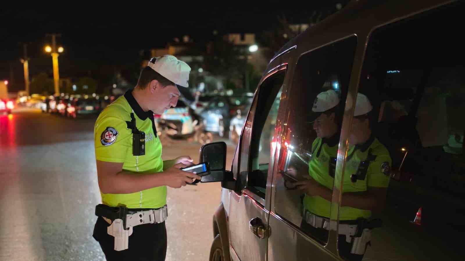 Huzur ve güven denetiminde araçlar tek tek sorgulandı
