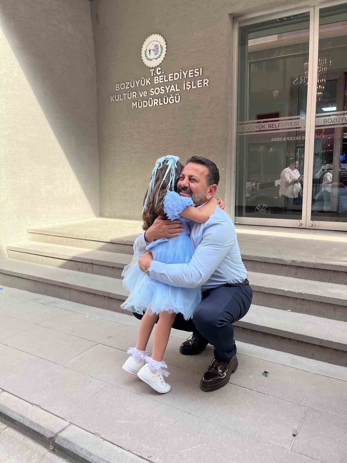 İl Müdürü İlhan, koruyucu aile çocuğunun heyecanına ortak oldu
