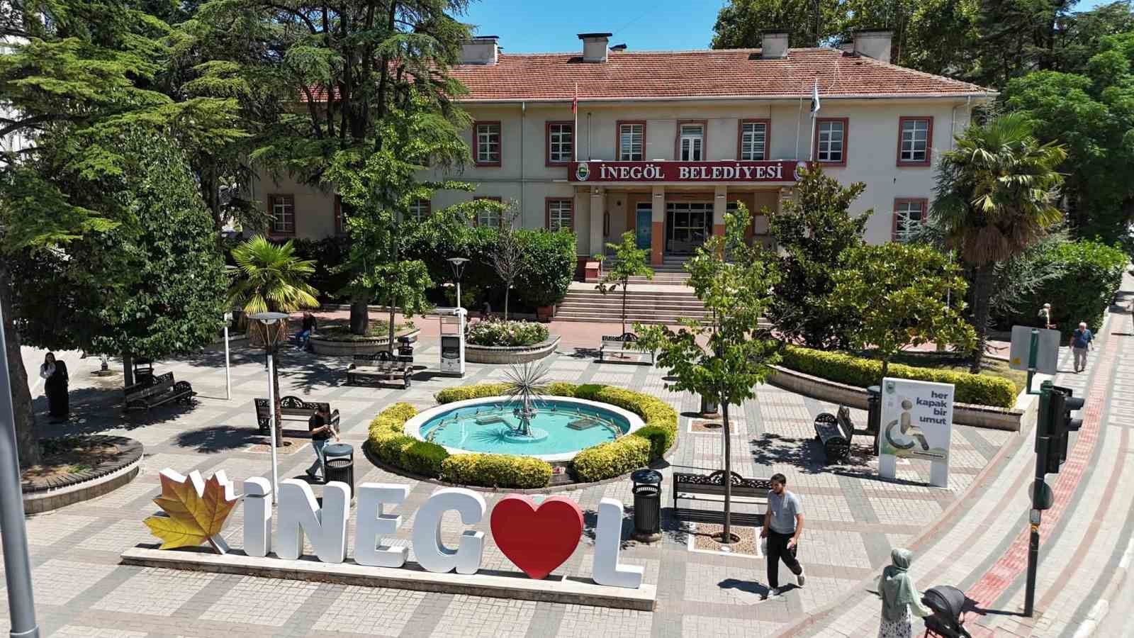 İnegöl Belediyesi’nin eski binası gençlik merkezine dönüşüyor
