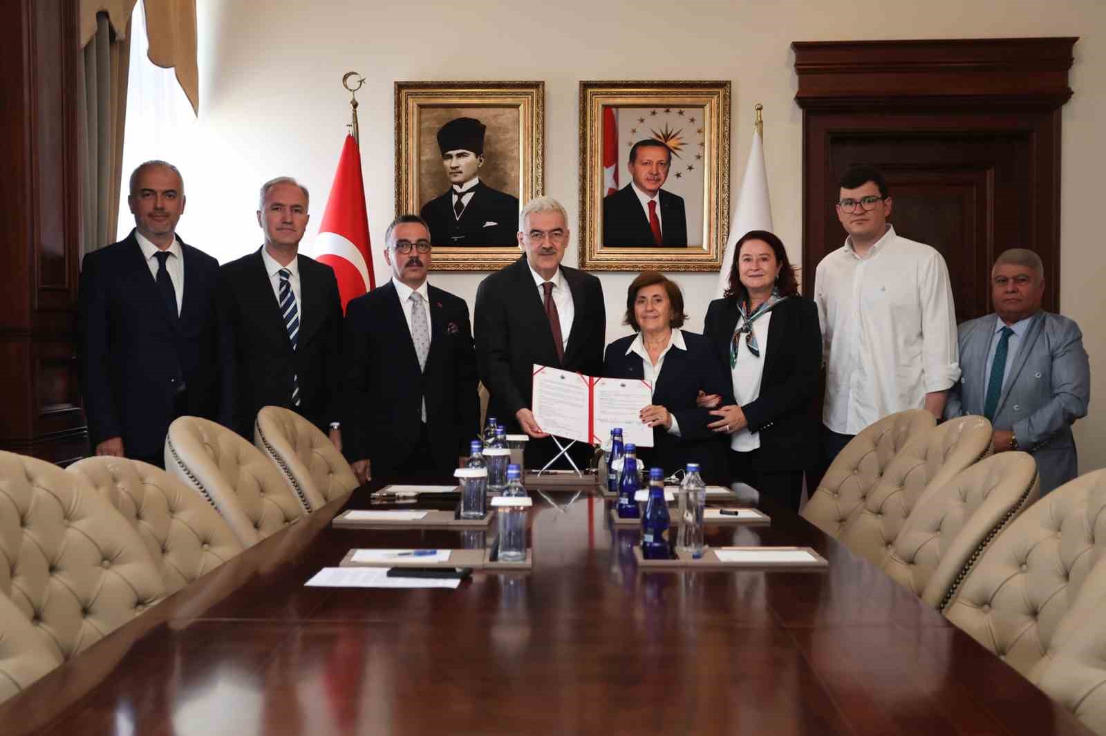 İnegöl’de 7 birimli Aile Sağlığı Merkezi için bağış protokolü imzalandı
