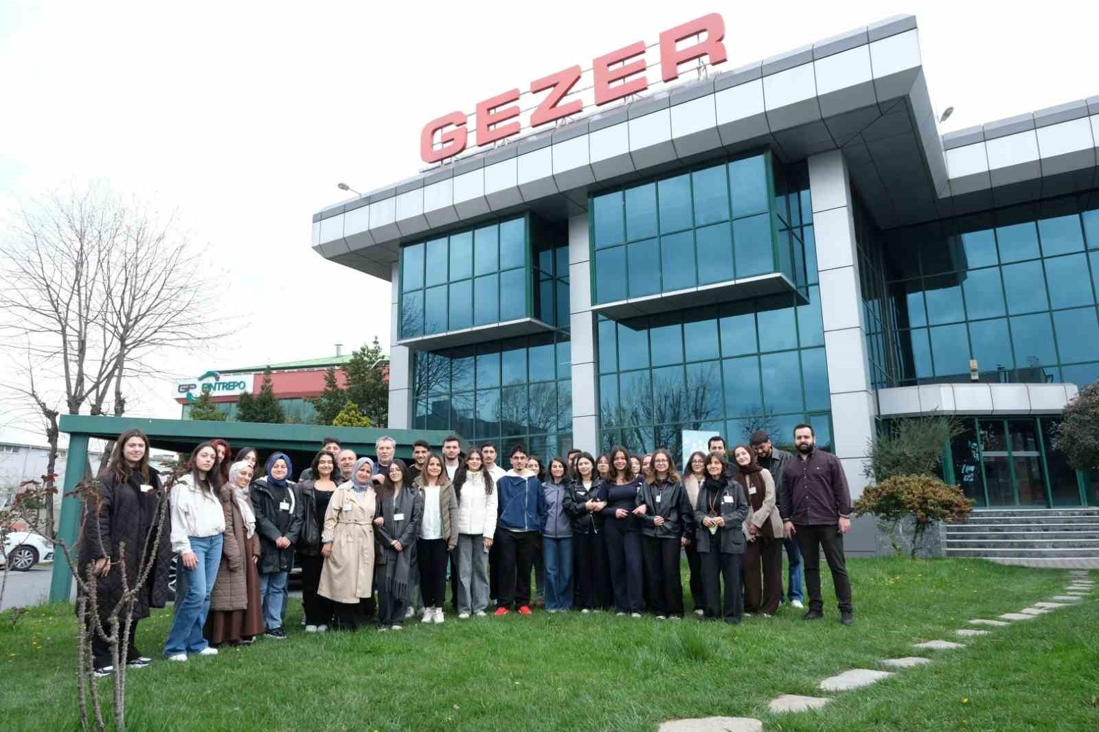 İstanbul Üniversitesi-Cerrahpaşa Teknik Bilimler MYO öğrencilerinden sektörel çıkarma

