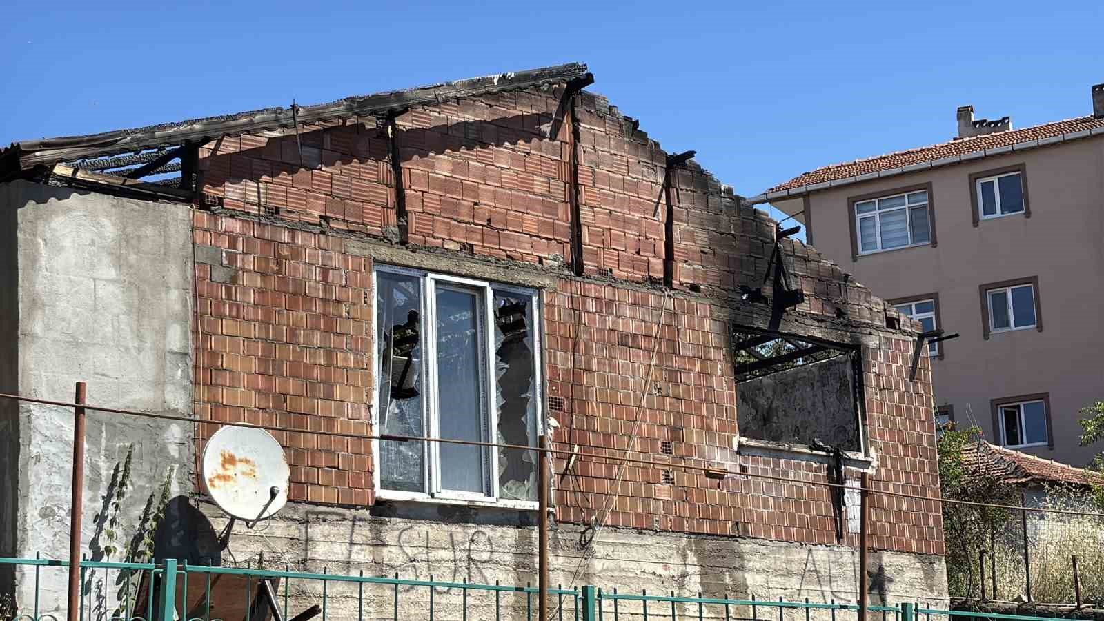 İzmit’te ev yangınında kundaklama şüphesi
