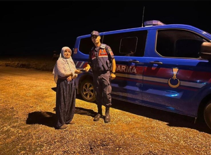 Jandarma kayıp telefonu sahibine ulaştırdı
