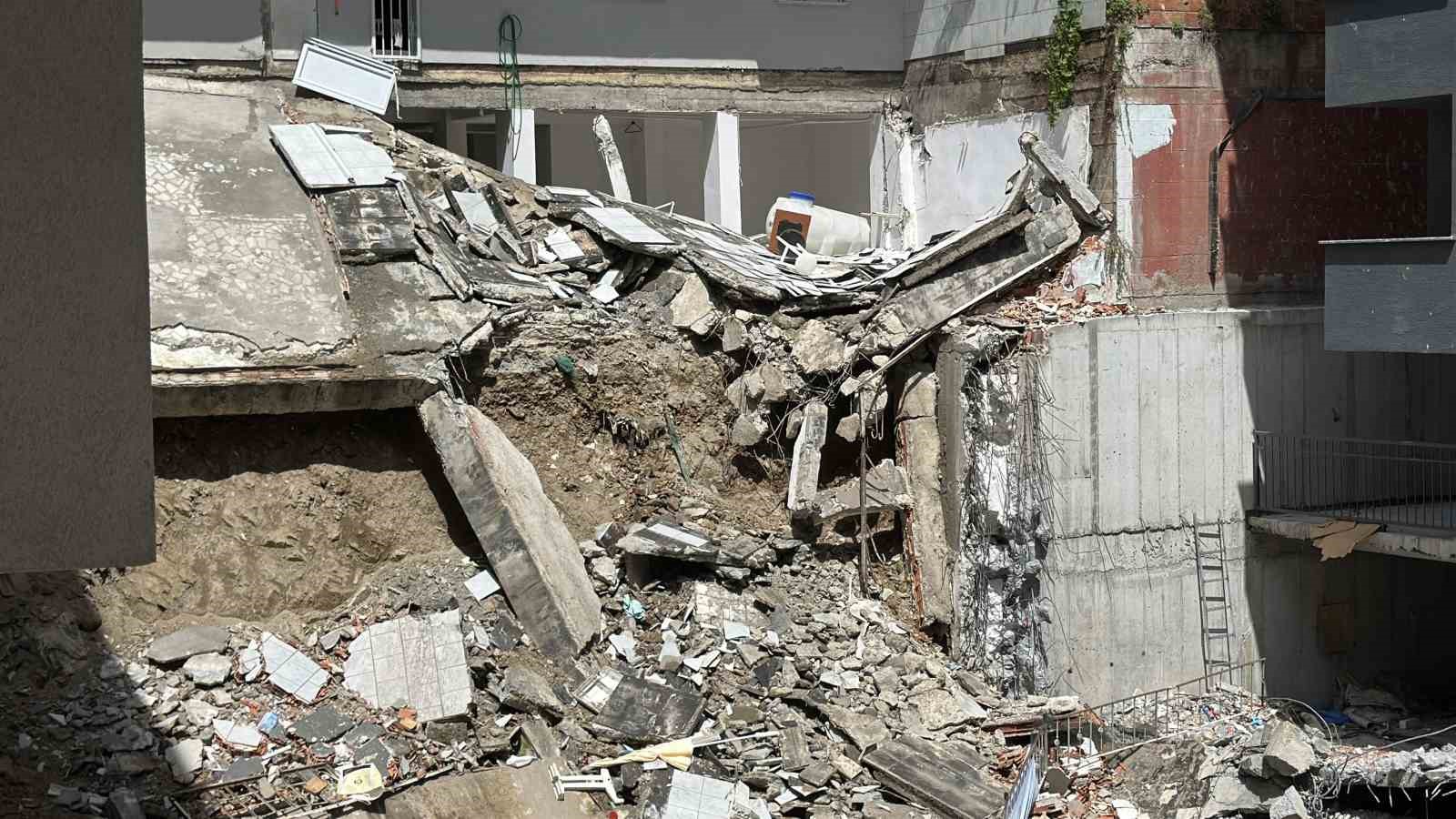 Kağıthane’de yıkım paniği: Apartman sakini: "Deprem oluyor sandık"
