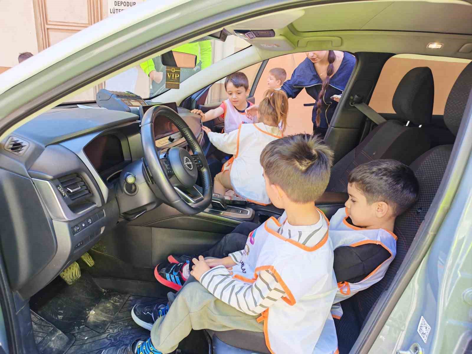 Karacabey’de anaokulundan sürücülere kadar trafik eğitimi
