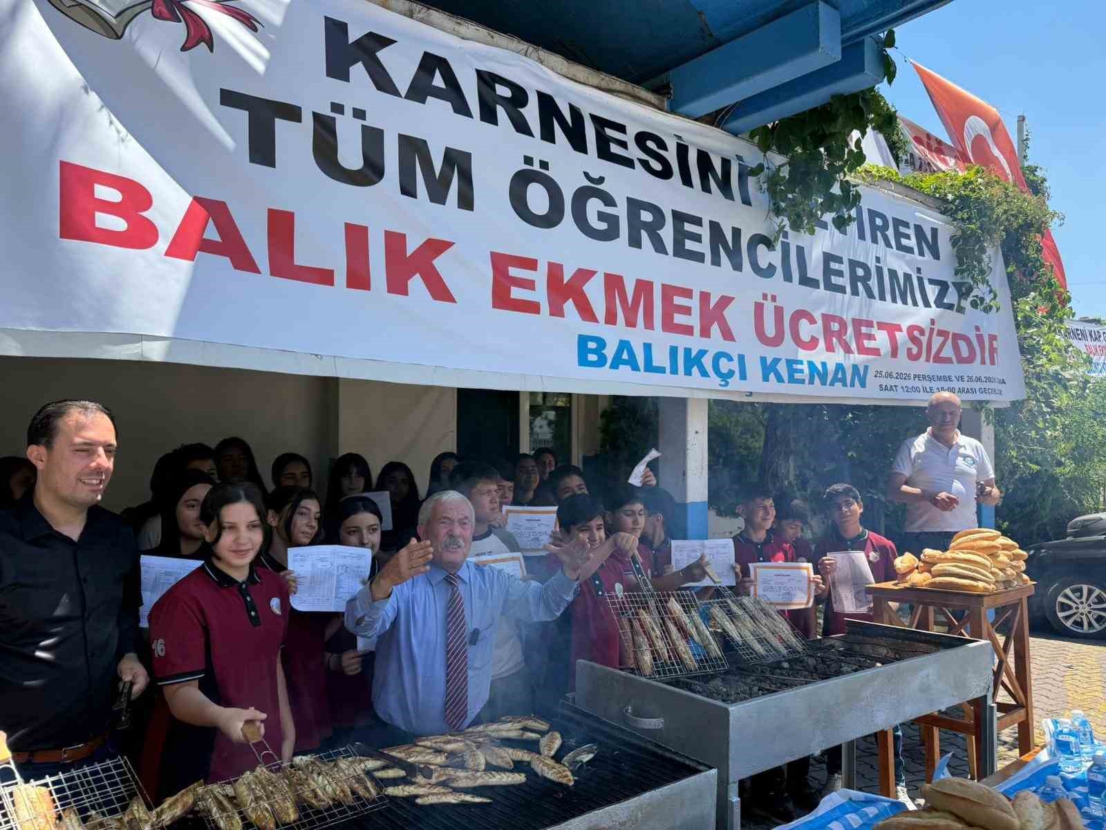 Karne gününde öğrencilere ücretsiz 1 ton balık ekmek
