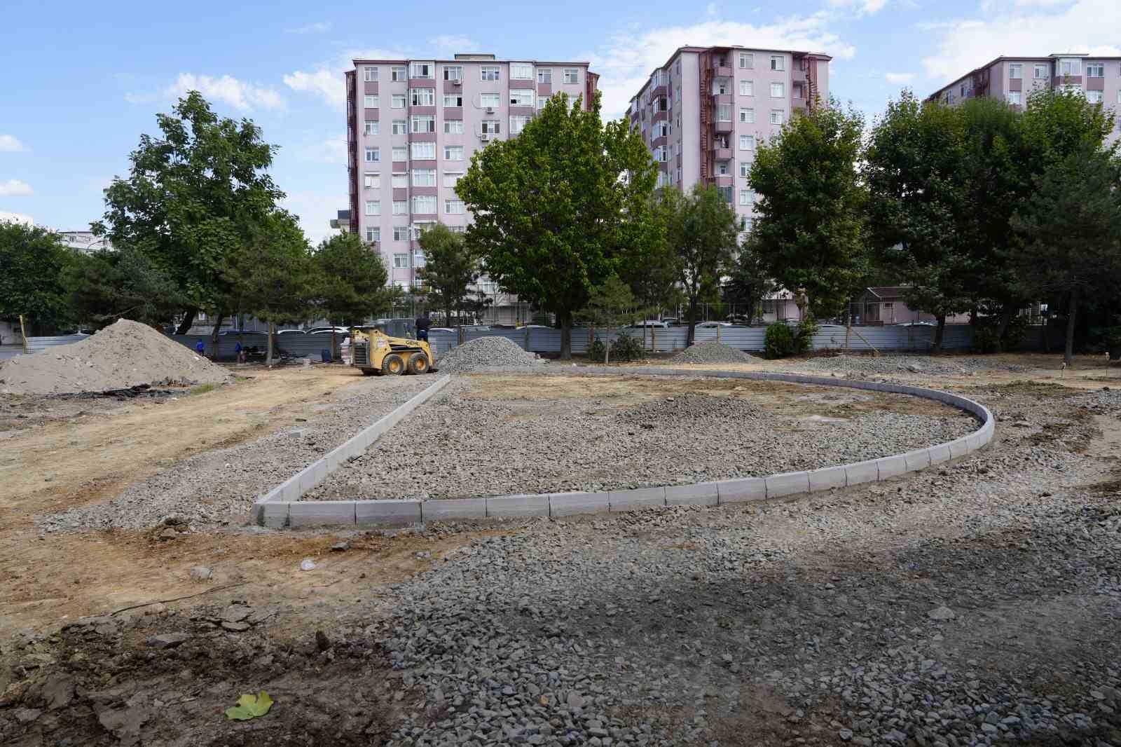 Kartal’da parklar yenileniyor, yeşil alan hacmi artıyor
